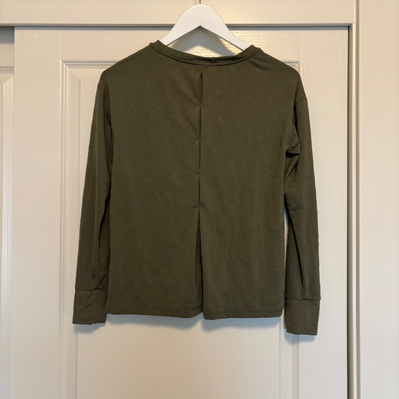 Title Nine Phoenix Pleated long-sleeve shirt - Picture 2 of 4